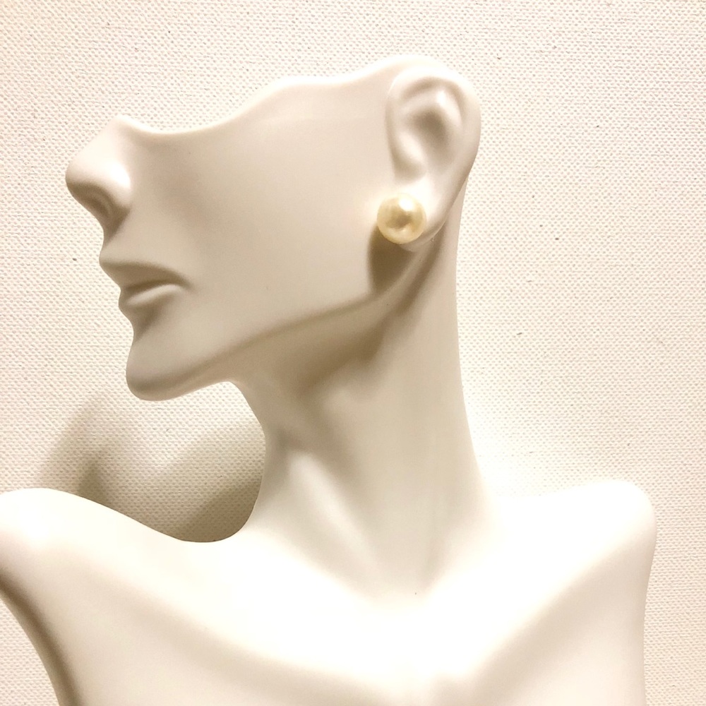 White Large Pearl